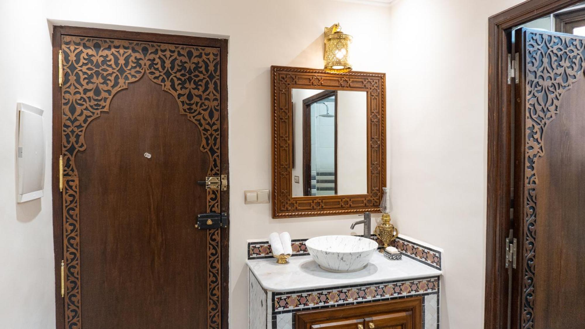 Dar Bouzoubaa فاس
